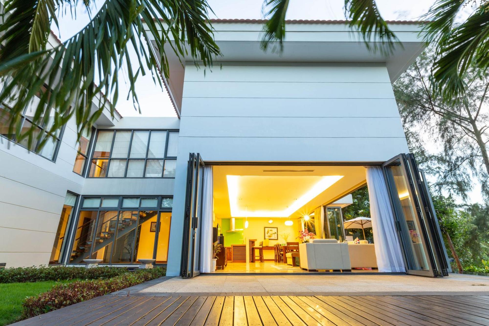 Golden Beachside Khu nghỉ mát